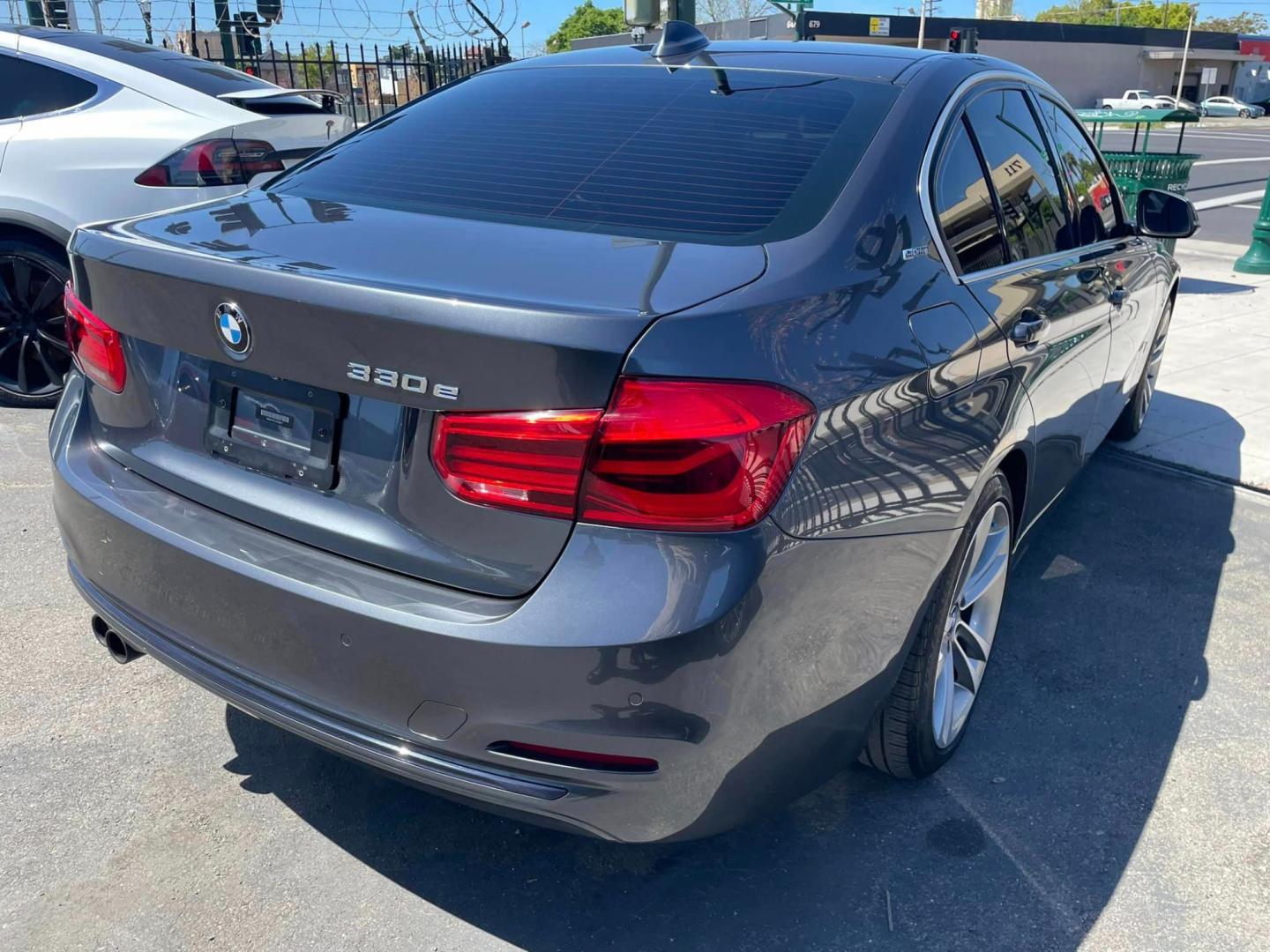 2018 DARK GRAY /GRAY BMW 3-Series 330e iPerformance Sedan (WBA8E1C57JA) with an 2.0L L4 DOHC 16V HYBRID engine, 8A transmission, located at 744 E Miner Ave, Stockton, CA, 95202, (209) 944-5770, 37.956863, -121.282082 - Photo#13